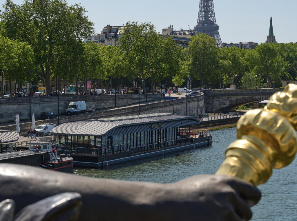 Bâtiment flottant Alex